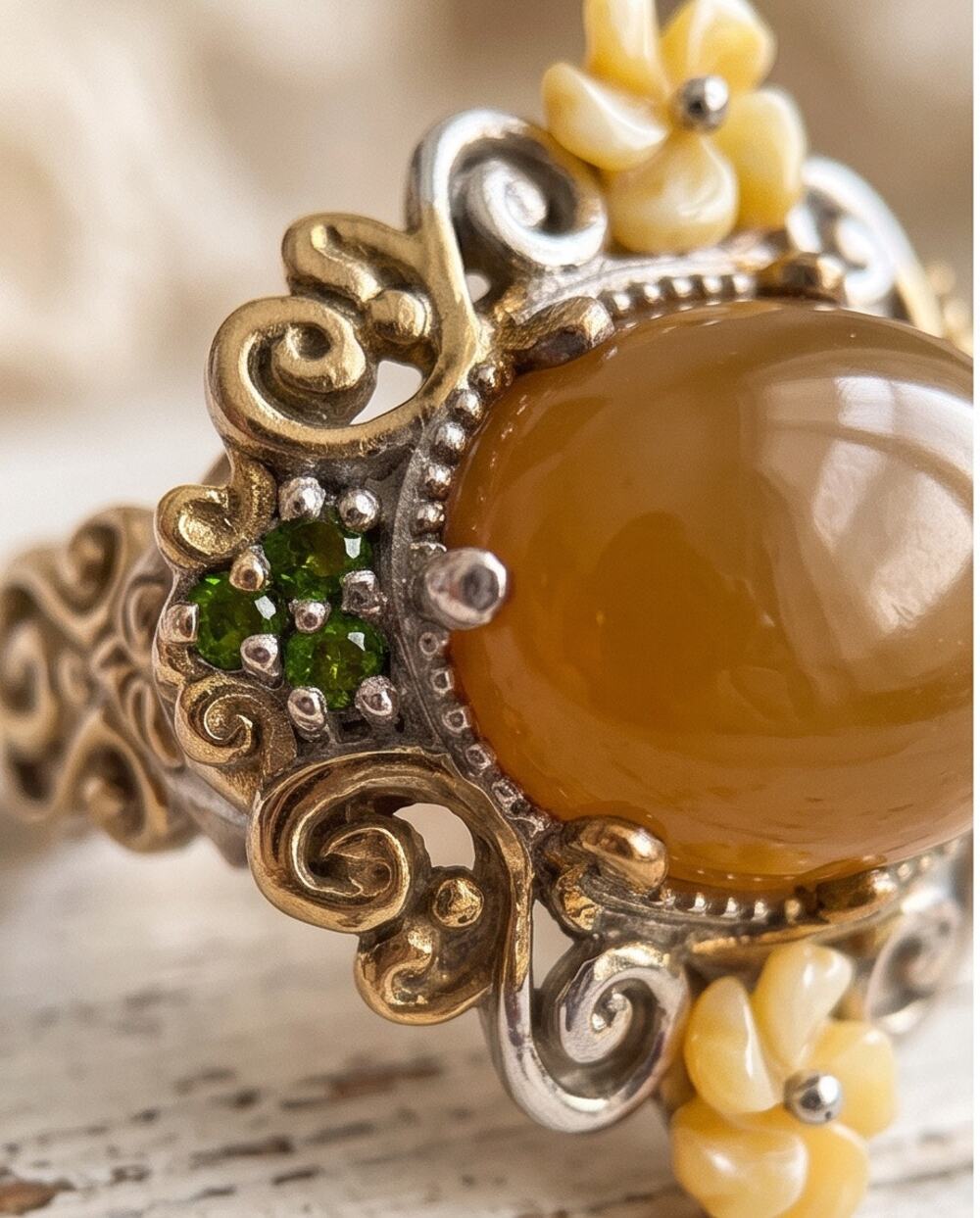 Michael Valitutti Gems en Vogue Yellow Opal & Green Diopside Ring Size 7